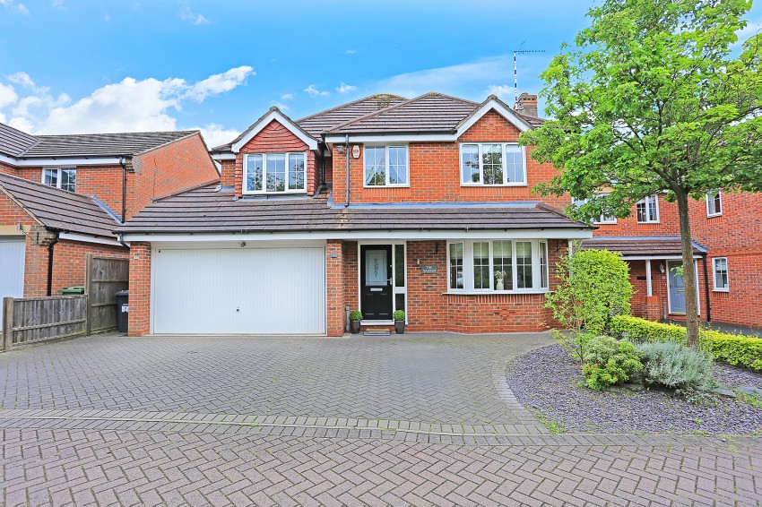 4bedroom detached house for sale in Grovefield Crescent, Balsall