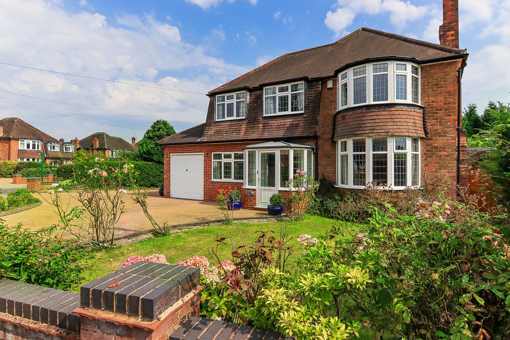 4bedroom detached house for sale in Stoneleigh Road, Solihull