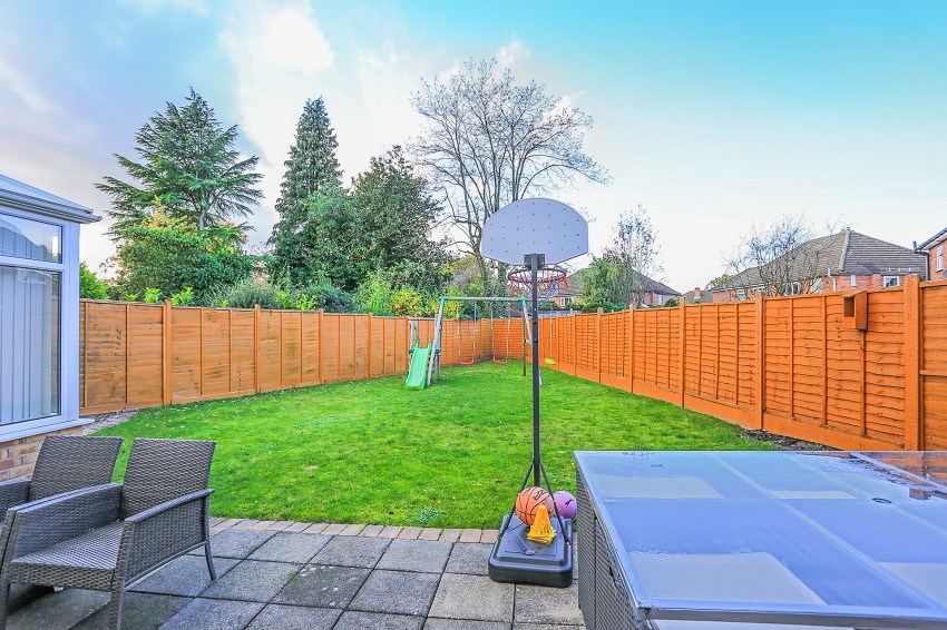 4-bedroom detached house for sale in Bills Lane, Shirley ...